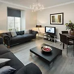 Old Town - Nicolson * إدنبرة
