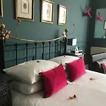 Albyn Townhouse 4*