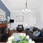 Joivy Fantastic New Town Flat With Shared Garden *