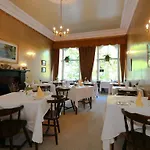 Halcyon House Konukevi 3*