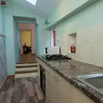 7 Bedroom Townhouse *