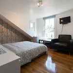 7 Bedroom Townhouse Semesterbostad Edinburg