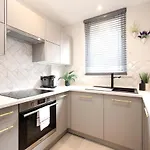 Apartmán Joivy Modern 1 Bed Flat In West End, Close To Princes Gardens