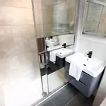 Apartmán Joivy Modern 1 Bed Flat In West End, Close To Princes Gardens