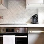 Joivy Modern 1 Bed Flat In West End, Close To Princes Gardens Apartmán Edinburgh