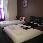 بيت ضيافة Thistle 2*