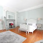 Drylaw House, Grade A Listed Mansion Near Centre Casa vacanze