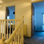 2 Bath Free Parking