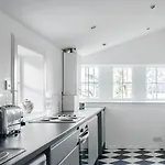 Drylaw House, Grade A Listed Mansion Near Centre Casa vacanze *