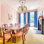 Beautiful Centre Georgian 4 Bed Townhouse With Private Garden بيت للعطل