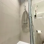 Chic, Newly Reno'd 1 Bed Open Plan, Nr The Meadows Apartman *