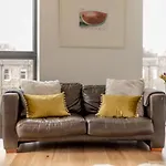 Daire Designer Urban Apartment With City Terrace