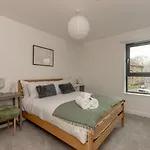 Daire Designer Urban Apartment With City Terrace