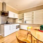 Beautiful Centre Georgian 4 Bed Townhouse With Private Garden * إدنبرة