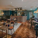 Aparthotel Fraser 4*
