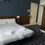 Piries Hotel