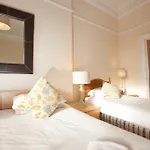 Garfield 4* Edinburgh