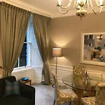Apartman Escape To @ Abercromby Place