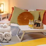 Beautiful Hideout In Center Of *