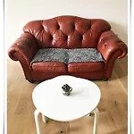 Spacious And Modern 2 Bedroom Flat Near The Centre *