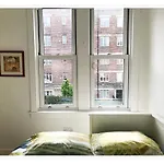 Spacious And Modern 2 Bedroom Flat Near The Centre Edimburgo