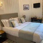 The Hedges 5*