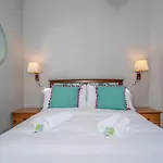 Superb 3beds House In Chic Area Of The Centre - Pass The Keys Nyaraló *