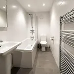 Lively & Energetic 2br On The Royal Mile Daire