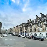 Open Plan 2 Bed Apt, Near Castle Edimburgo