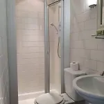 Lovely 2 Bedroom Flat In The Heart Of The