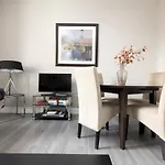 Altido West Nicolson Street شقة