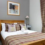 Altido West Nicolson Street شقة