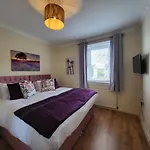 4 Bedrooms By Sensational Short Lets & Serviced Daire Edinburgh