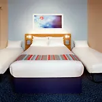 Travelodge 3*