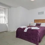 Hotel Piries Edinburgh