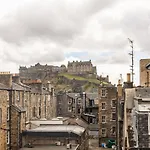 Amazing Castle View Apartman *