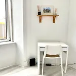 Διαμέρισμα Cozy 1 Bedroom Tenement Flat