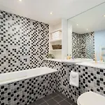 2br New Town Garden דירה *