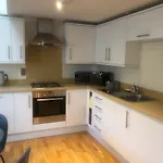 Private Parking 2 Bed 2 Bath Daire