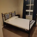 Next To The Palace And Royal Mile With Parking Edinburgh