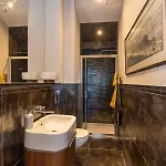 Joivy Beautiful Penthouse With Terrace & Jacuzzi Daire Edinburgh