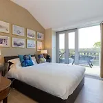 Joivy Beautiful Penthouse With Terrace & Jacuzzi Daire
