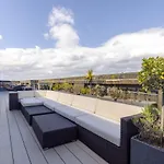 Joivy Beautiful Penthouse With Terrace & Jacuzzi