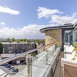 Joivy Beautiful Penthouse With Terrace & Jacuzzi Daire