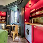 Rock House - Photographer's - Historic Gem In The Heart Of The