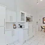 Exquisite & Lively With Fireplace & Panoramic Views Appartamento