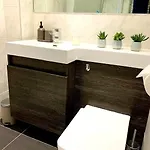 Cosy Roseburn Apartment, - 2 Bedrooms, Free Parking Edinburgh