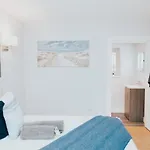 Luxury Modern 3 Bedroom In Centre Appartement *