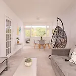 Calton Hill Lookout By Calton Living Daire