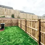 2-bedroom With Private Garden & Parking *